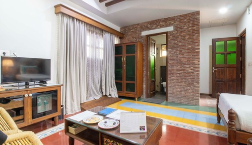 Deluxe Double or Twin Room