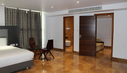 Suite, City View