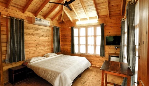 Honeymoon Room, Balcony, Pool View