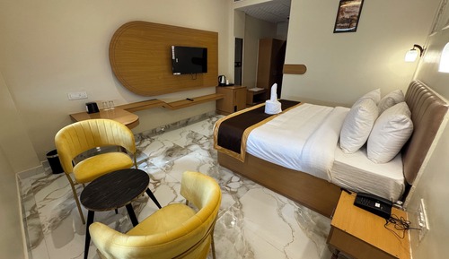 Premium Double Room, Pool View