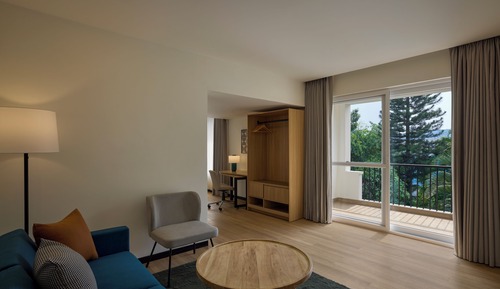 Suite, 1 King Bed, Balcony