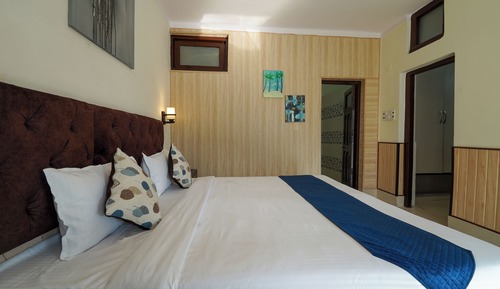 Deluxe Room (Lake View)