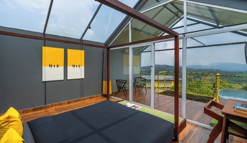 Premium Stargazing Cottage with Glass Roof, Balcony and Bathtub