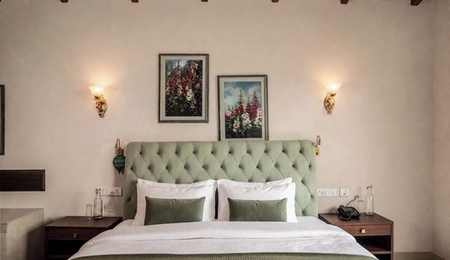 Villa, Multiple Beds (Poinsettia)