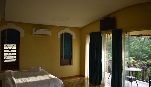 Deluxe Double Room, Bathtub