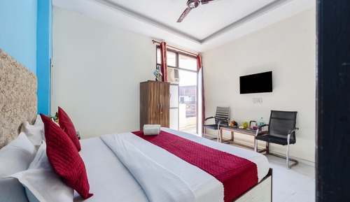 Deluxe Double or Twin Room