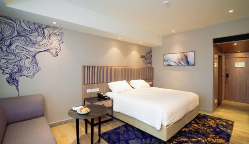 Superior Room, 1 King Bed