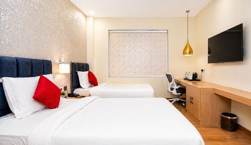 Superior Twin Room, City View