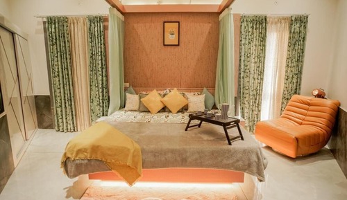 Deluxe Grey Room