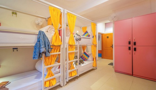 Bed in 8 Bed Mixed Dormitory Room with Balcony and Ensuite Bathroom