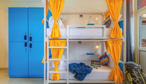 Bed in 6 Bed Mixed Dormitory Room with Balcony and Ensuite Bathroom
