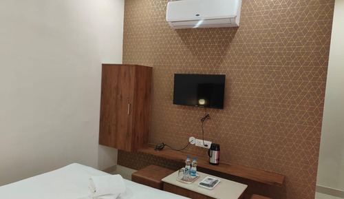 Deluxe Double or Twin Room, City View