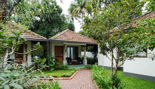Villa, Lake View