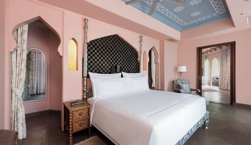 Signature Suite, 1 King Bed (1 Bedroom)