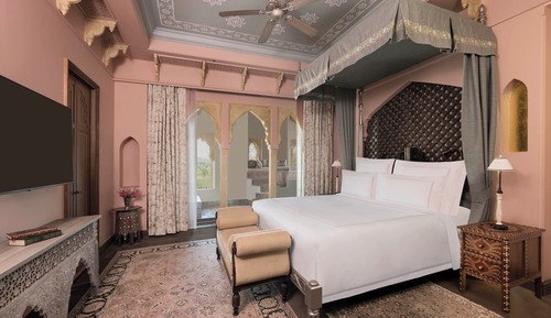 Raffles, Suite, 1 King Bed, 1 Bedroom, Plunge Pool