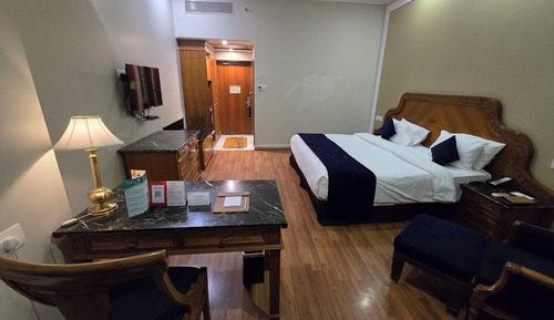 Deluxe Room, 1 King Bed