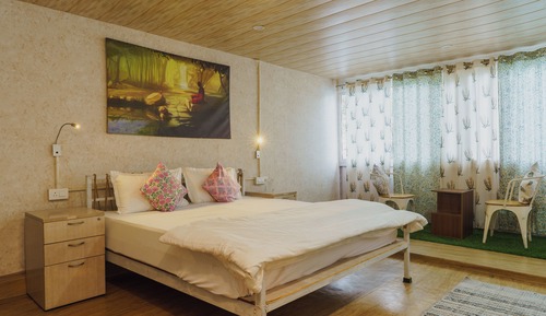 Deluxe Room, Balcony
