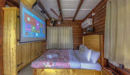 Classic Chalet, Garden View
