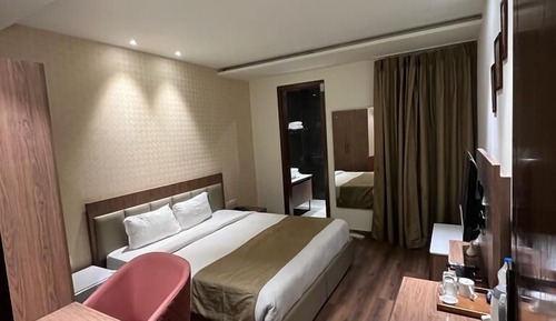 Deluxe Double Room, City View