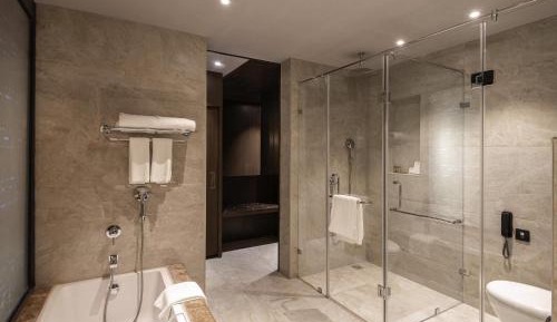 Executive Suite, 2 Bedroom -Executive lounge access,25% on F&B, Spa & Laundry