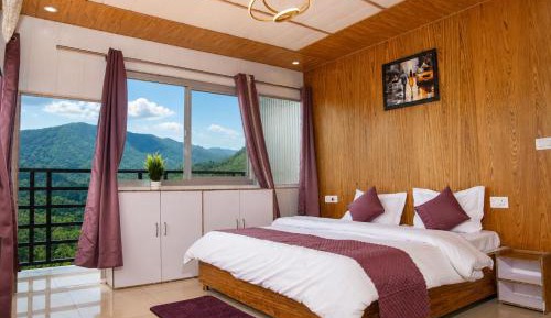 Deluxe Double Room with Balcony
