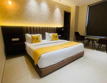 Standard King Room