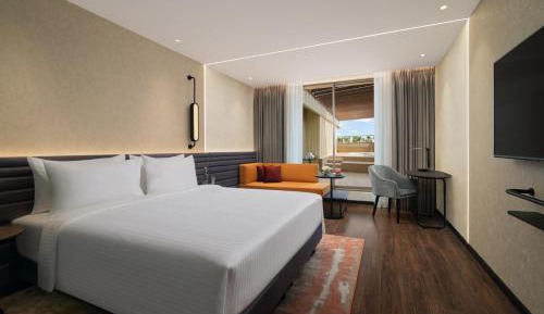 Deluxe King Room with Balcony