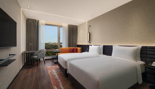 Superior Twin Room - City Side