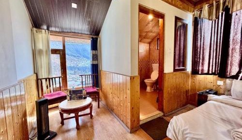 Deluxe Room (2 Adults + 1 Child)