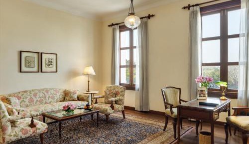 Luxury Suite with Living Room