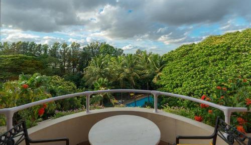 Deluxe Room with Private Balcony - Twin