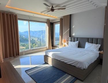 Three-Bedroom Premium Apartment with Balcony
