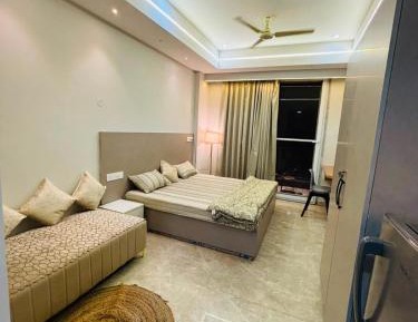 King Studio with Sofa Bed