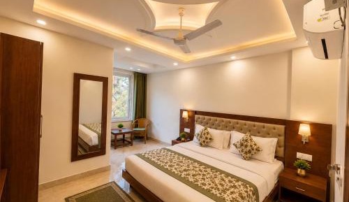King Room with Mountain View