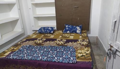 Standard Double Room with Shared Bathroom