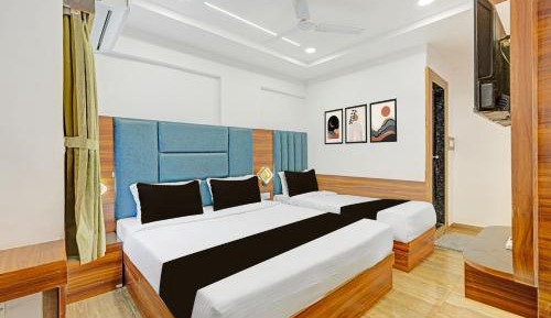 Deluxe Double Room (1 adult + 2 children)