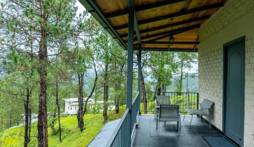 King Room with Balcony
