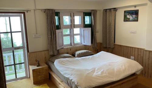 Double Room with Balcony (2 Adults + 1 Child)