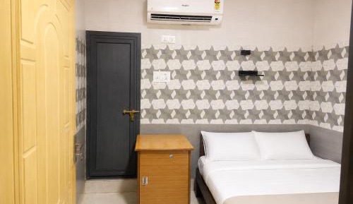 Single Room with Private Bathroom