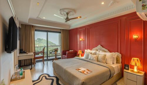 Suite with Hot Tub