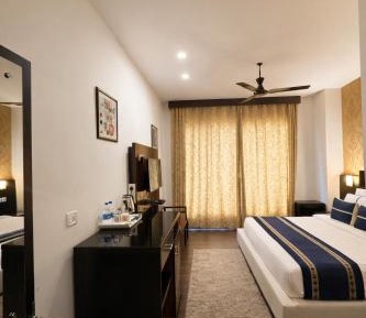Deluxe Queen Room