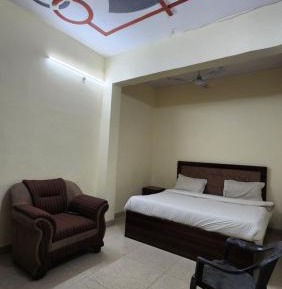 Deluxe Double Room (2 Adults + 1 Child)
