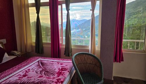 Deluxe Double Room (2 Adults + 1 Child)