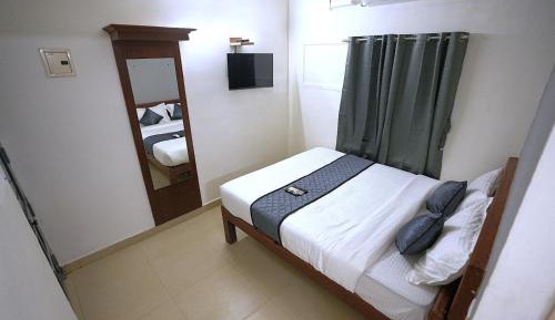 Deluxe Double Room (2 Adults + 1 Child)