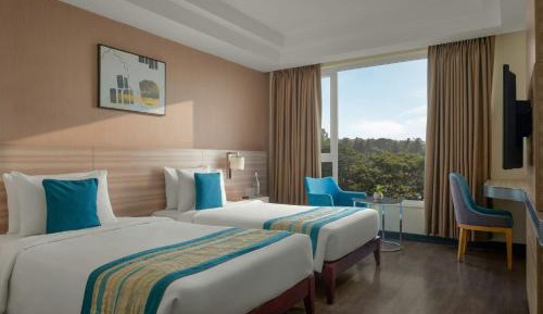 Winter Green Twin Room with City View