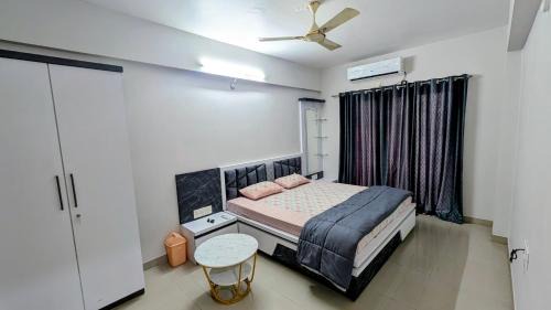 Two-Bedroom Apartment with City View