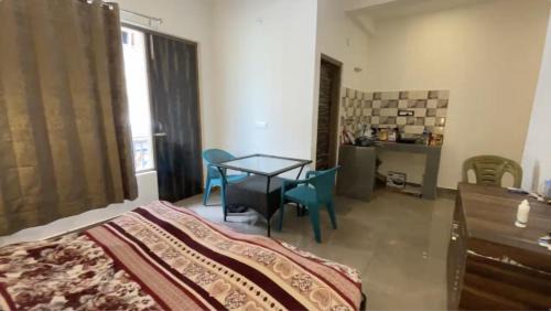 Deluxe Room (2 Adults + 1 Child)