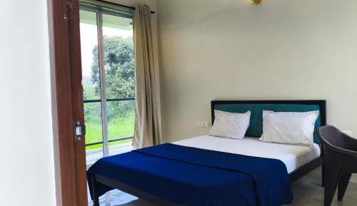 Deluxe Double Room (2 Adults + 1 Child)
