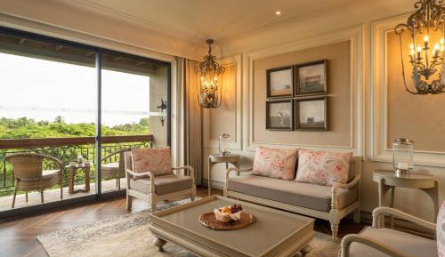 Executive Suite – Happy Hours (5:00 PM to 7:00 PM) Buy 2 Get 1 Free | 15% Discount on Spa and Laundry