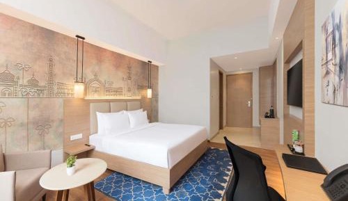 Classic King Room | 25% discount on F&B, Laundry and Transport